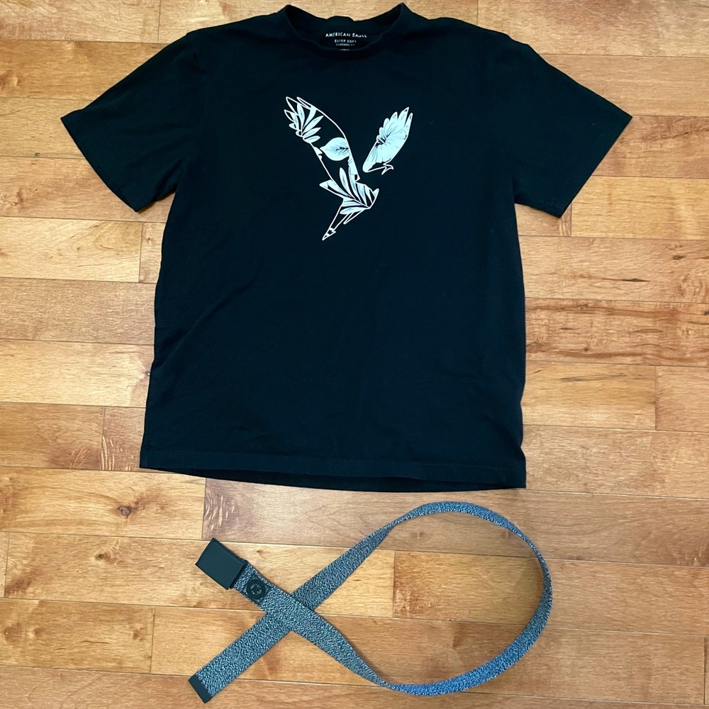 Bundle of Men’s American Eagle Soft Tee & Belt